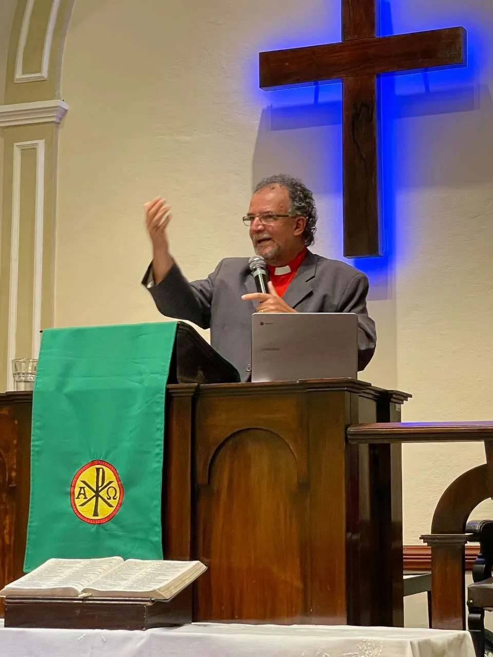 Na noite do dia 15 de junho, data exata dos 120 anos da IMVI, foi celebrado um culto especial. O pregador convidado foi o Rev. Marcos Gomes Torres, pastor de nossa igreja de 1992 a 1995.