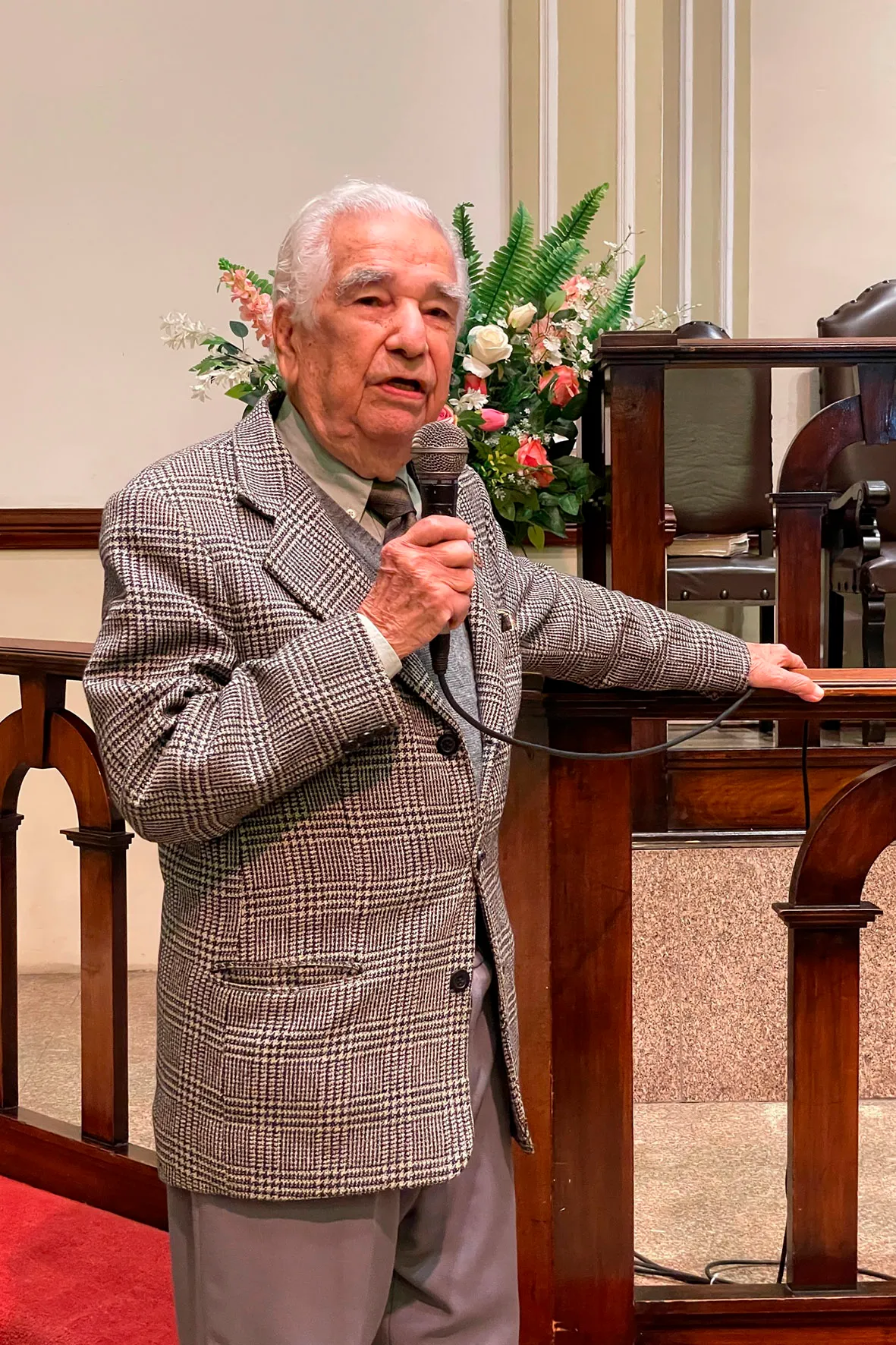O Rev. Francisco de Souza Dantas, pastor da IMVI de 1979 a 1985, era o mais velho entre os diversos ex-pastores presentes e, em nome deles, dirigiu uma palavra à igreja.