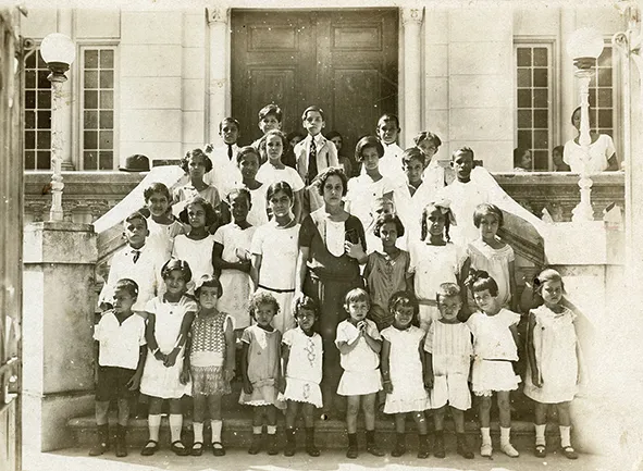 Classe de crianças da Escola Dominical em 1925, com a professora D. Ondina Franco