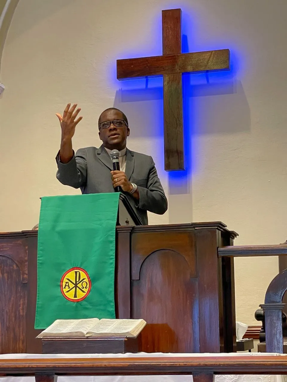 O Bispo Paulo Rangel foi o pregador convidado do culto da manhã do dia 19 de junho