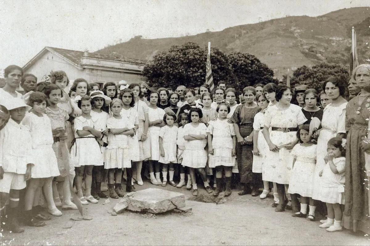 Lançamento da pedra fundamental do templo, em 18 de dezembro de 1921